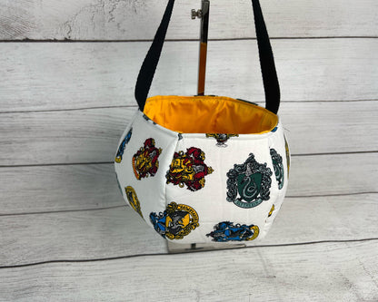 Hogwarts School Crests Hand-Made Tote Bag - Harry Potter - Choose your house - Sorting hat - Gift - Everyday - Easter - Holiday - Halloween