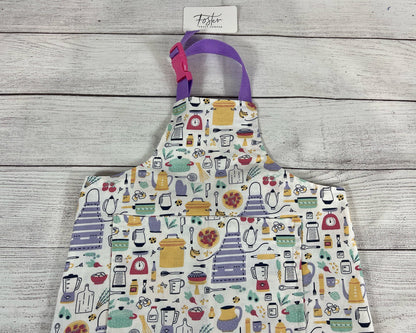Toddler Apron - Kitchen - Cooking - Early Cooking Skills - Toddler Messes - Toddler Accessories - Kitchen Accessories - Utensil- Small Apron